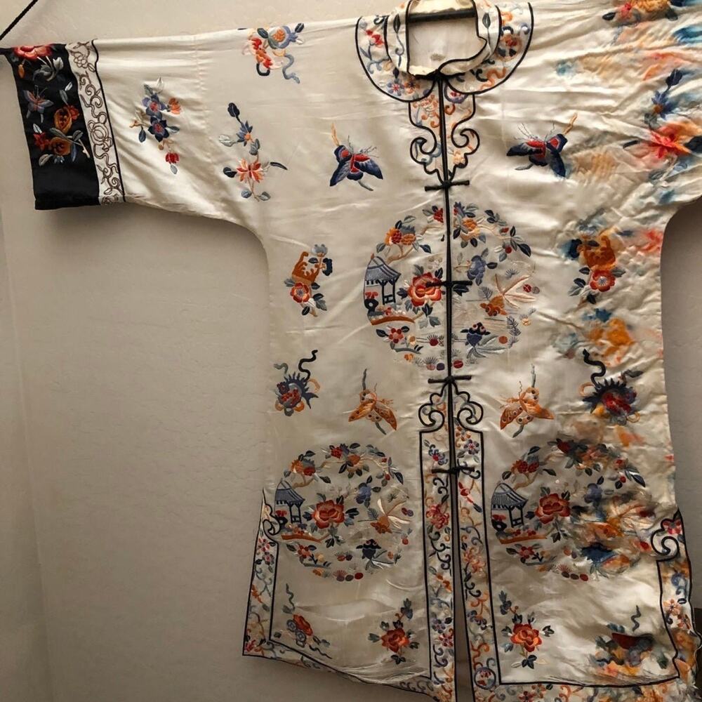 Antique Asian Kimono 100% silk  embroidered *damaged